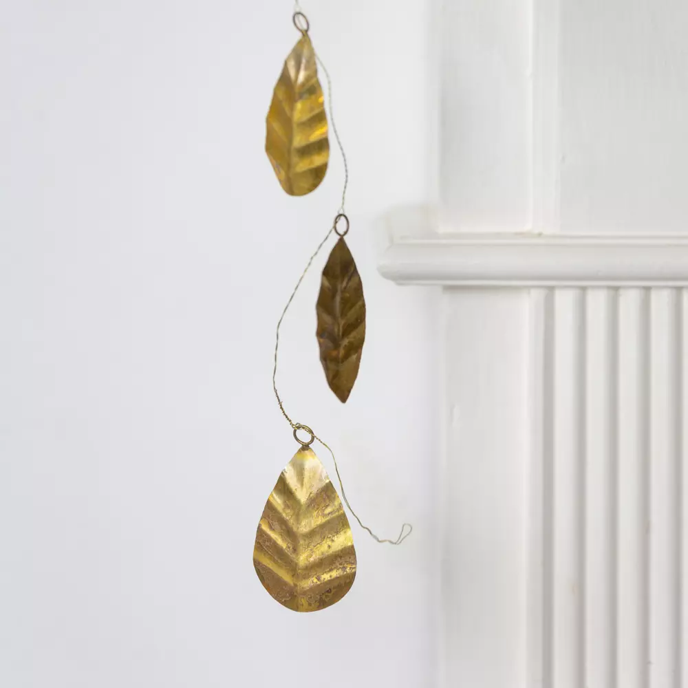 Golden Leaf Garland - Image 2