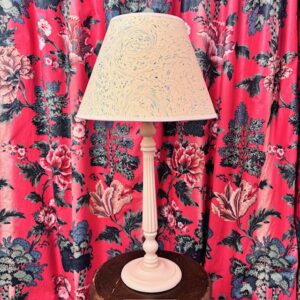 Cream Nadder Lampbase with Shade