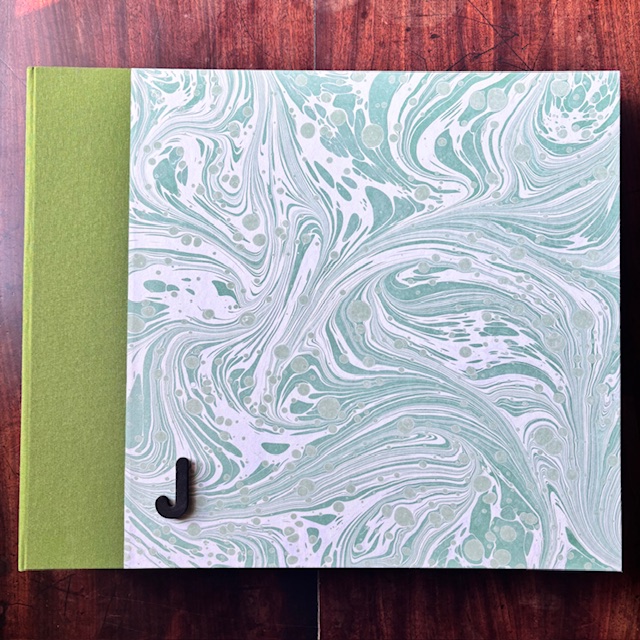 Extra-large Tisbury album - Image 11