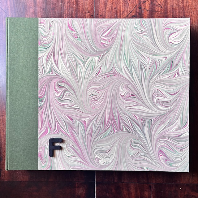 Extra-large Tisbury album - Image 7