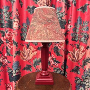 Red Ebble lampbase with shade